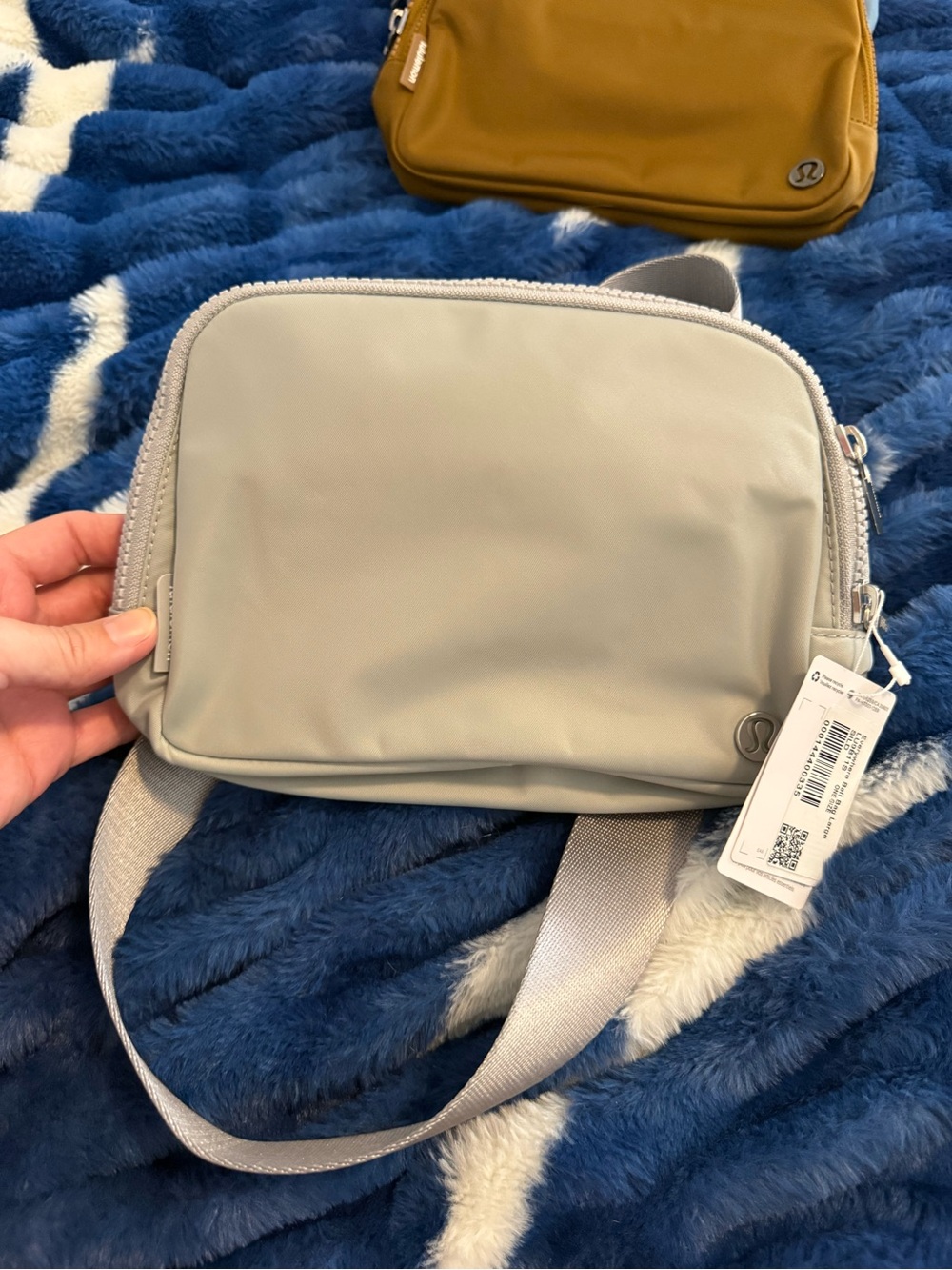 Lot of 10 Authentic Large Lululemon Belt bags. - Picture 6 of 11